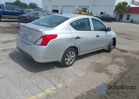 2015 Nissan Versa 1.6 S+ z USA, uszkodzony, nr VIN 3N1CN7AP7FL916823